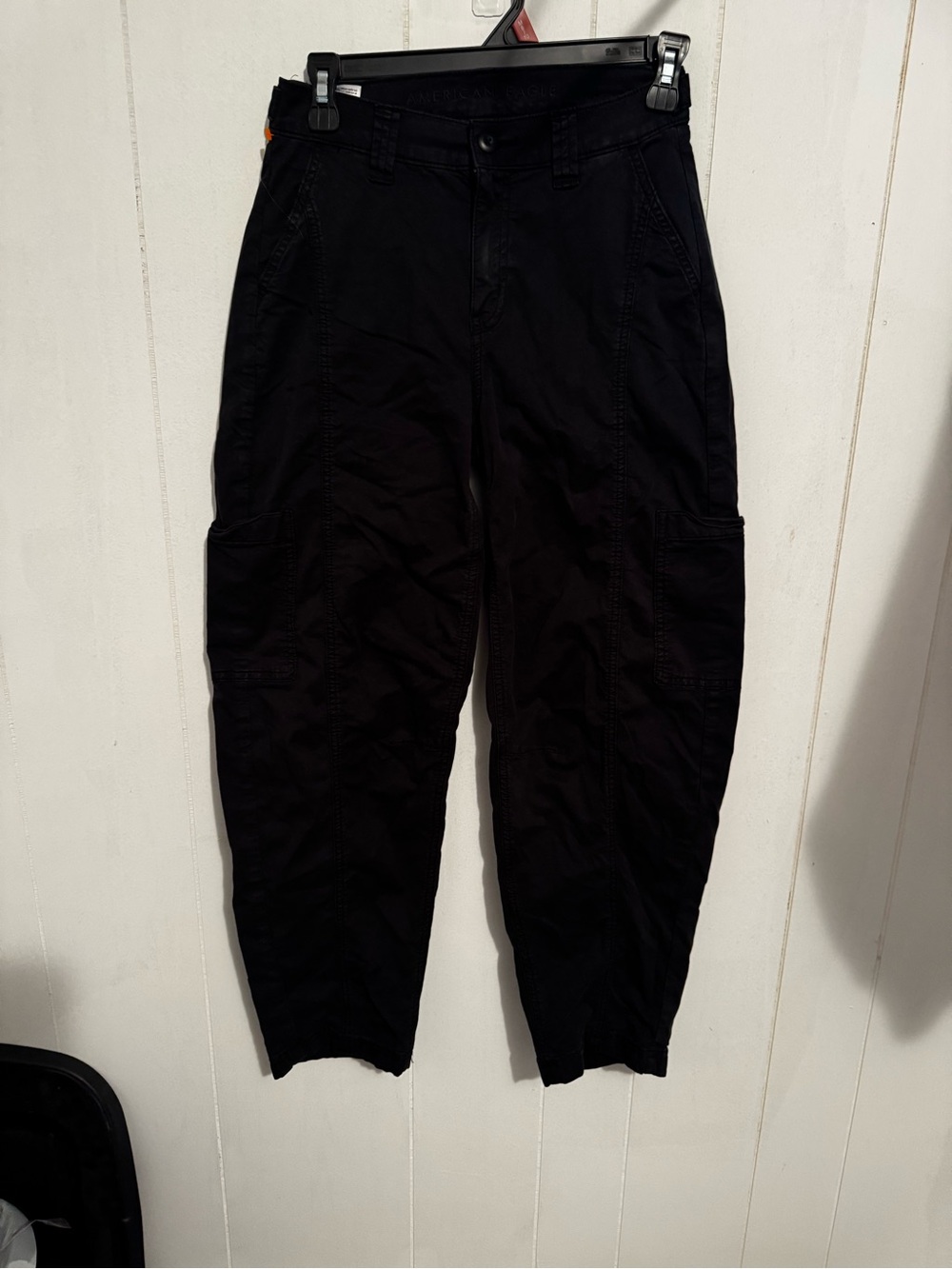 American Eagle women’s black  barrel jeans NWOT